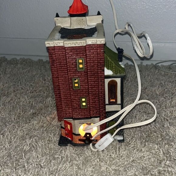 Department 56, Christmas In The City Series,  Wong's in Chinatown - Picture 4 of 16